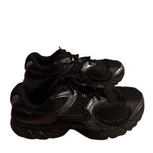 Nike V5 RNR Black Athletic Sneakers
